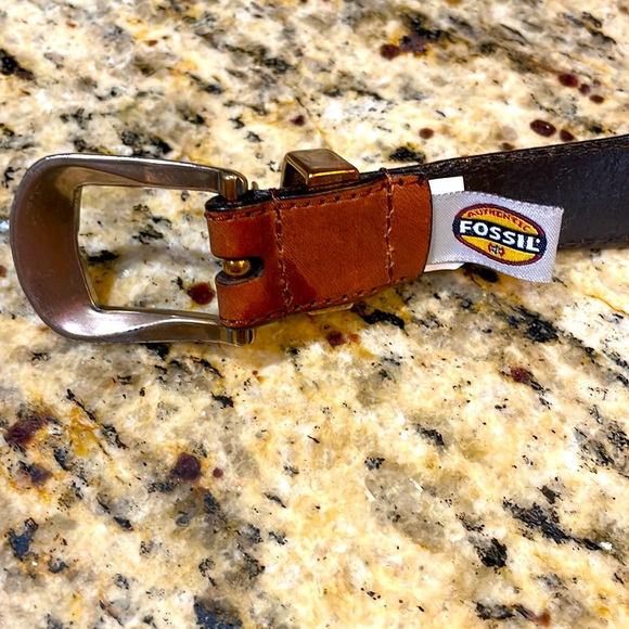 Fossil Fine Leather adjustable Belt 44” long 1 1/4” wide - Picture 11 of 12